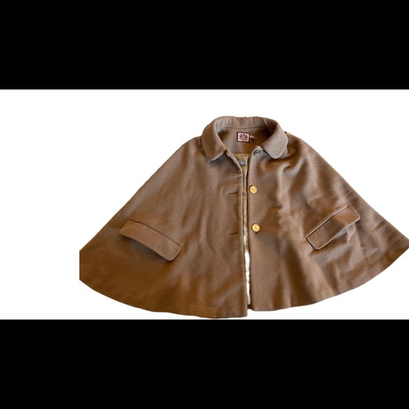 Trapeze Cape - Picture 3 of 3